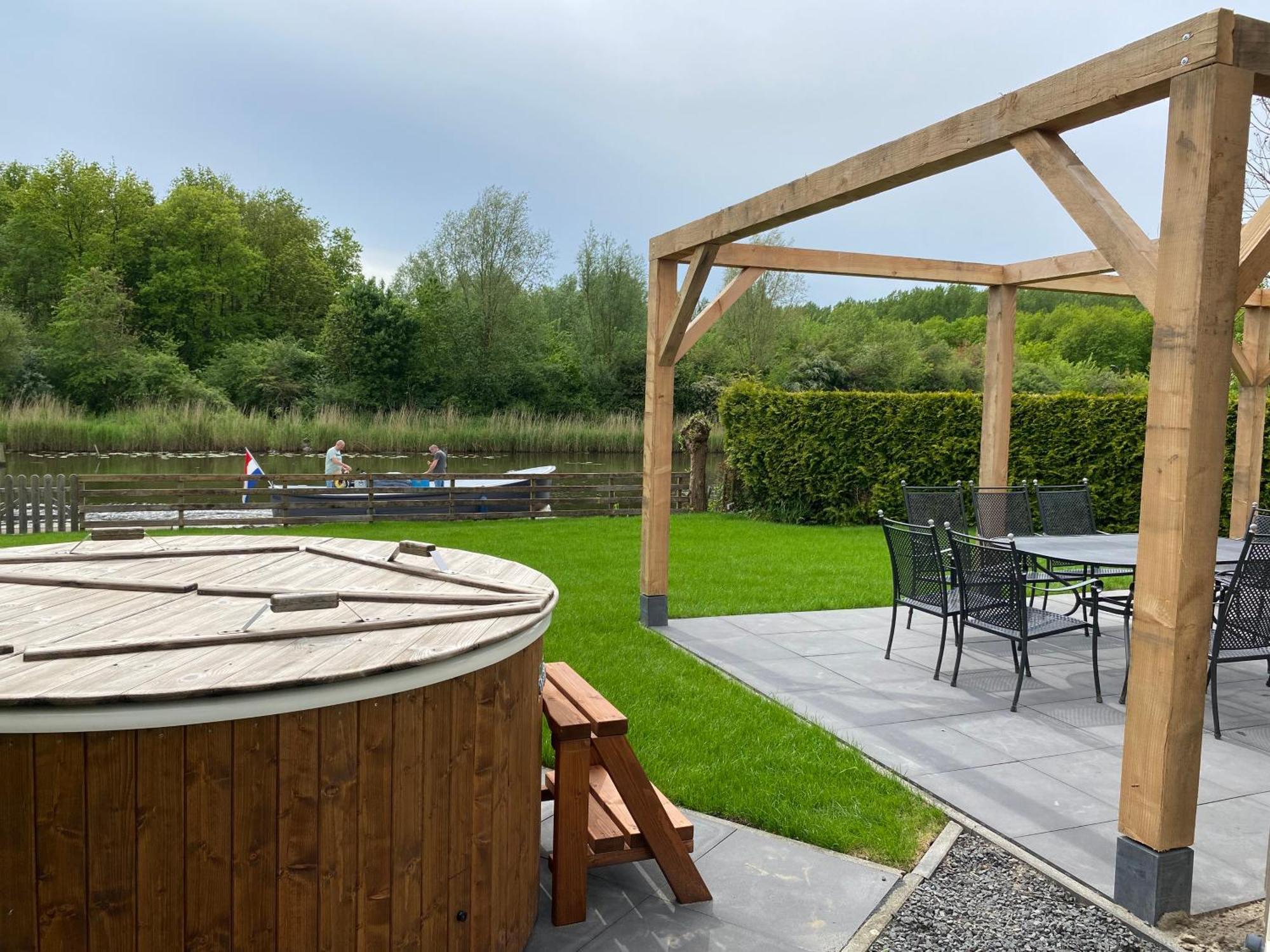 Villa Riverside Met Hottub, Eigen Aanlegsteiger, Zwemtrap, Trampoline En Kano'S เซโวลเดอ ภายนอก รูปภาพ